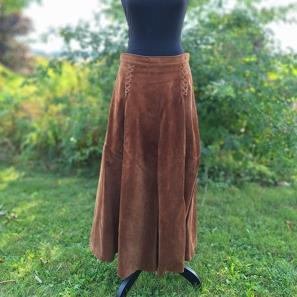 (10) Vintage Suede Leather Pleated Maxi Skirt, The Olde Hide House - Picture 5 of 16